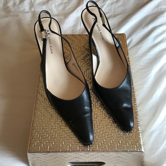 Black sling back heels - Picture 2 of 4